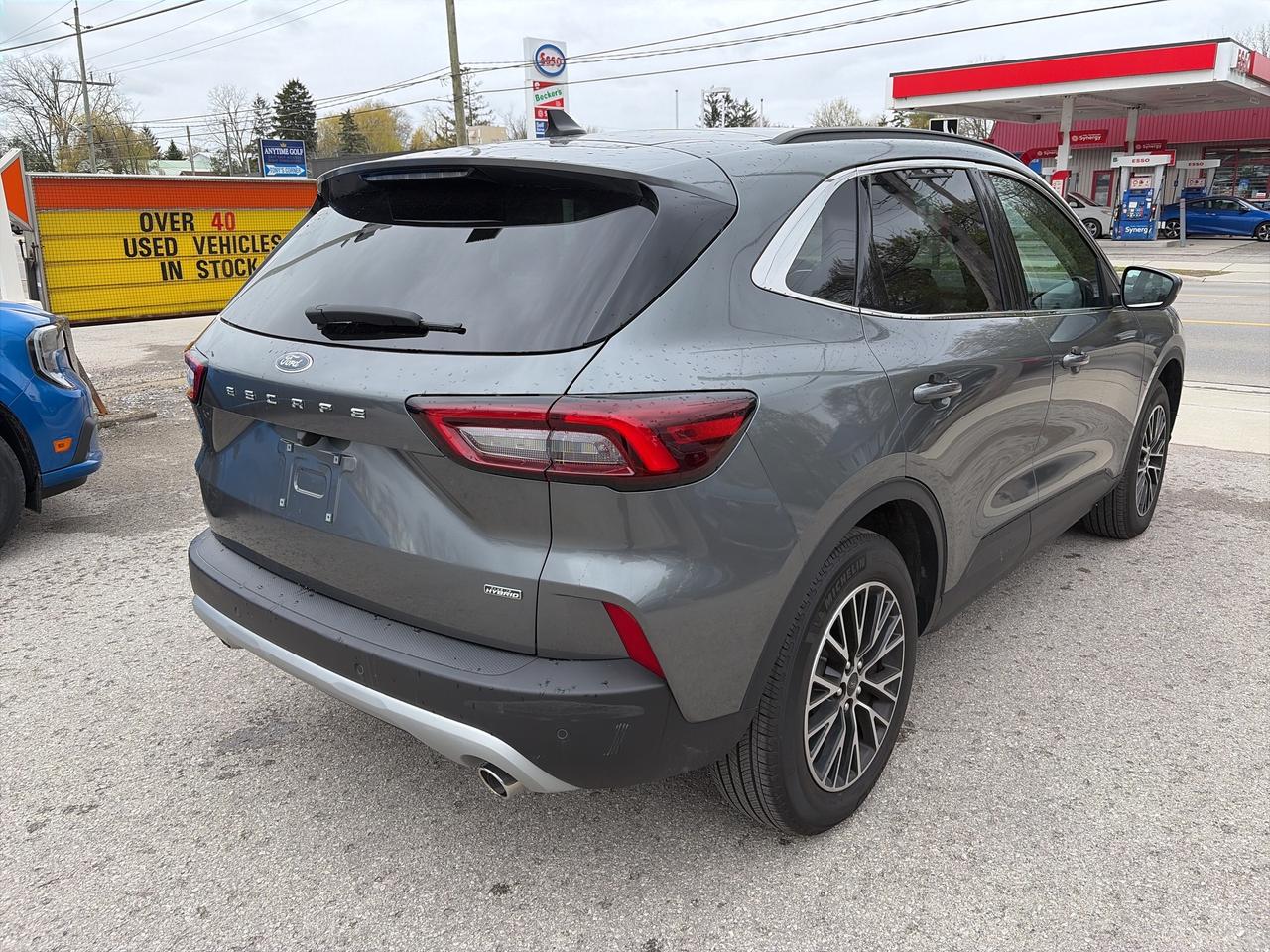 2025 Ford Escape PHEV FWD Photo4