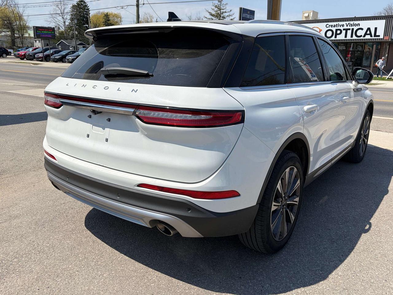 2022 Lincoln Corsair Reserve AWD Photo4