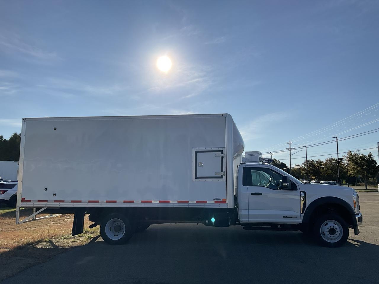 2024 Ford F-550 Super Duty DRW XL Photo3