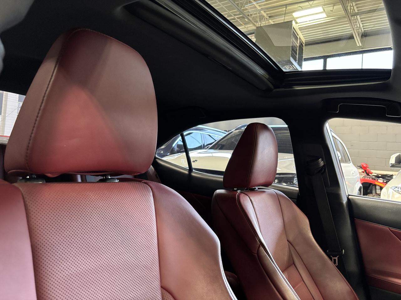 2017 Lexus IS 350 F-SPORT|AWD|NAV|REDLEATHER|SUNROOF|EXHAUST|AMBIENT Photo