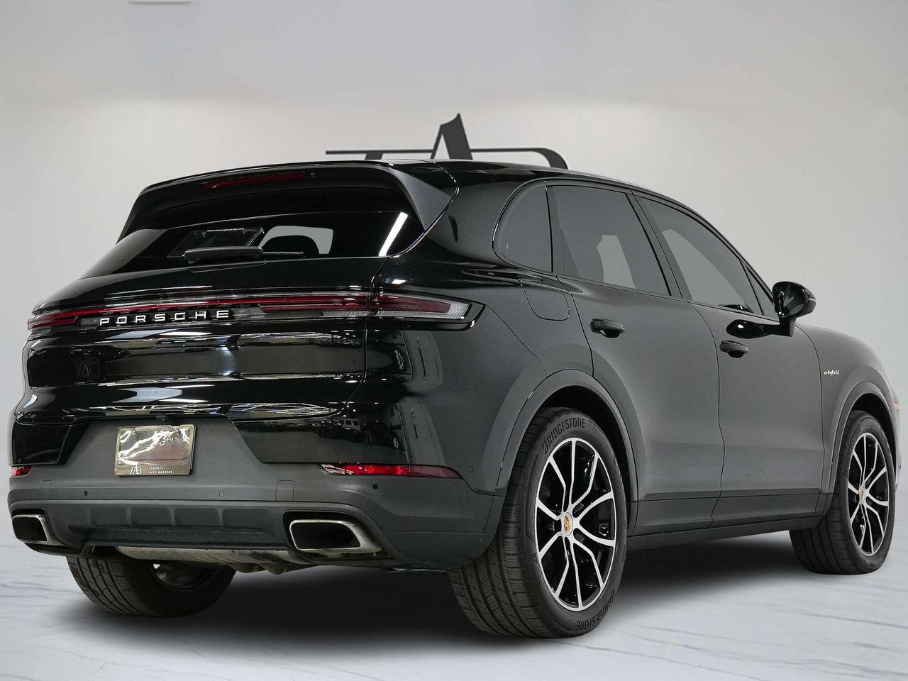 2024 Porsche Cayenne E-HYBRID | PREMIUM PLUS | 21 IN Photo3