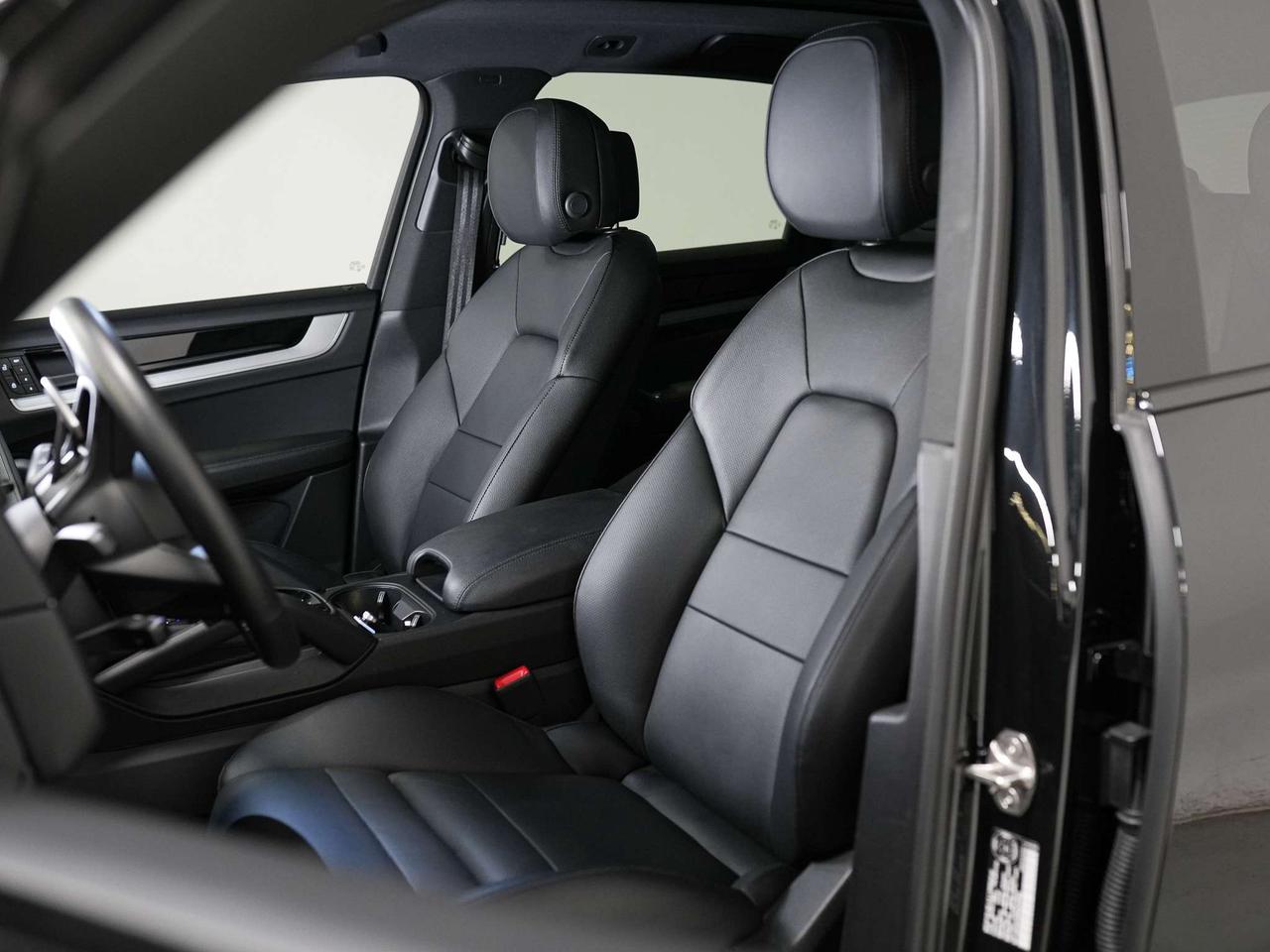 2024 Porsche Cayenne E-HYBRID | PREMIUM PLUS | 21 IN Photo