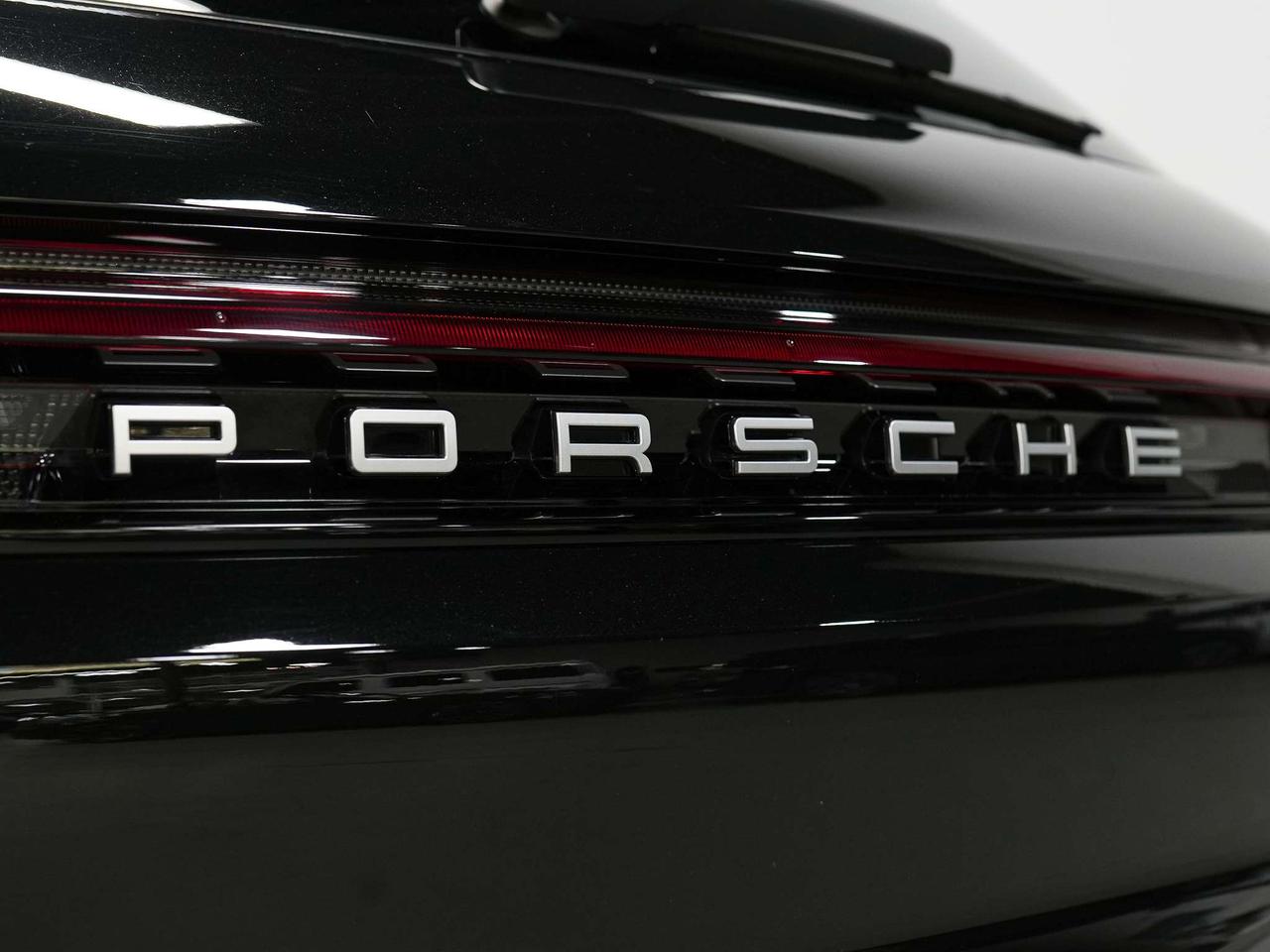 2024 Porsche Cayenne E-HYBRID | PREMIUM PLUS | 21 IN Photo