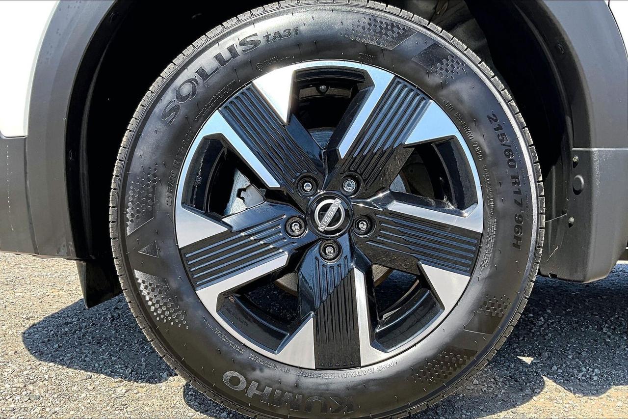 2026 Nissan Kicks SV | Heated Seats | Adaptive Cruise/BlindSpot| AWD Photo