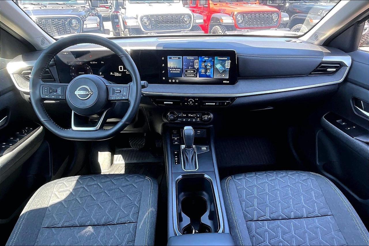 2026 Nissan Kicks SV | Heated Seats | Adaptive Cruise/BlindSpot| AWD Photo