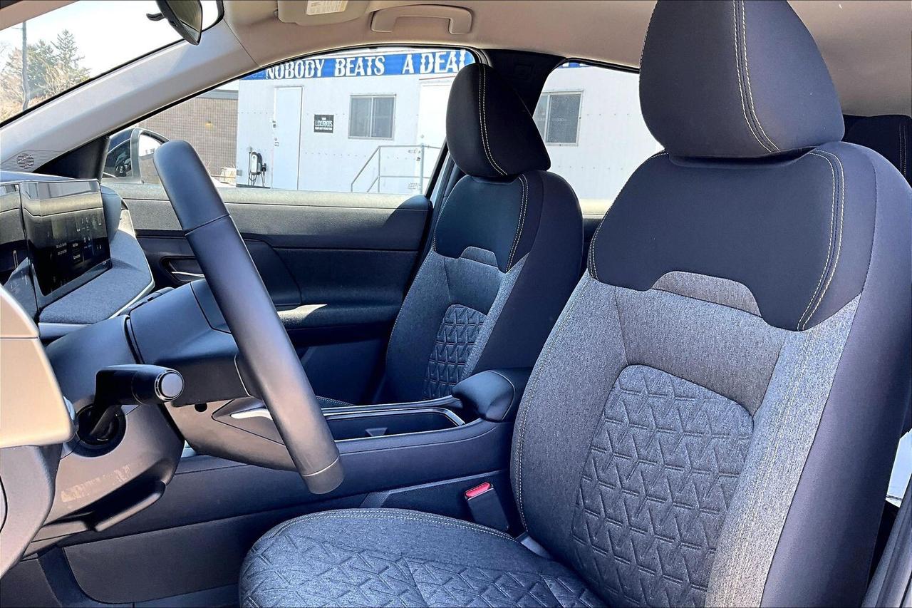 2026 Nissan Kicks SV | Heated Seats | Adaptive Cruise/BlindSpot| AWD Photo