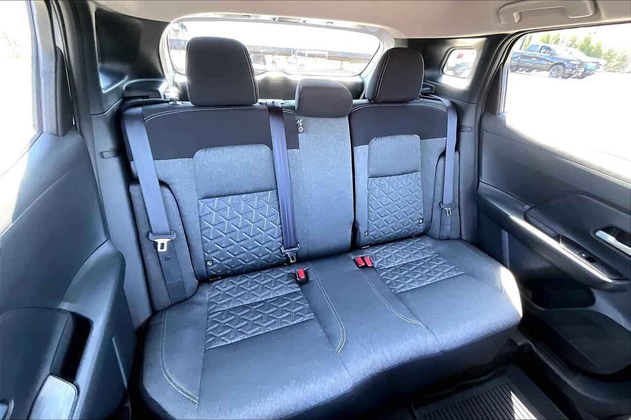 2026 Nissan Kicks SV | Heated Seats | Adaptive Cruise/BlindSpot| AWD Photo