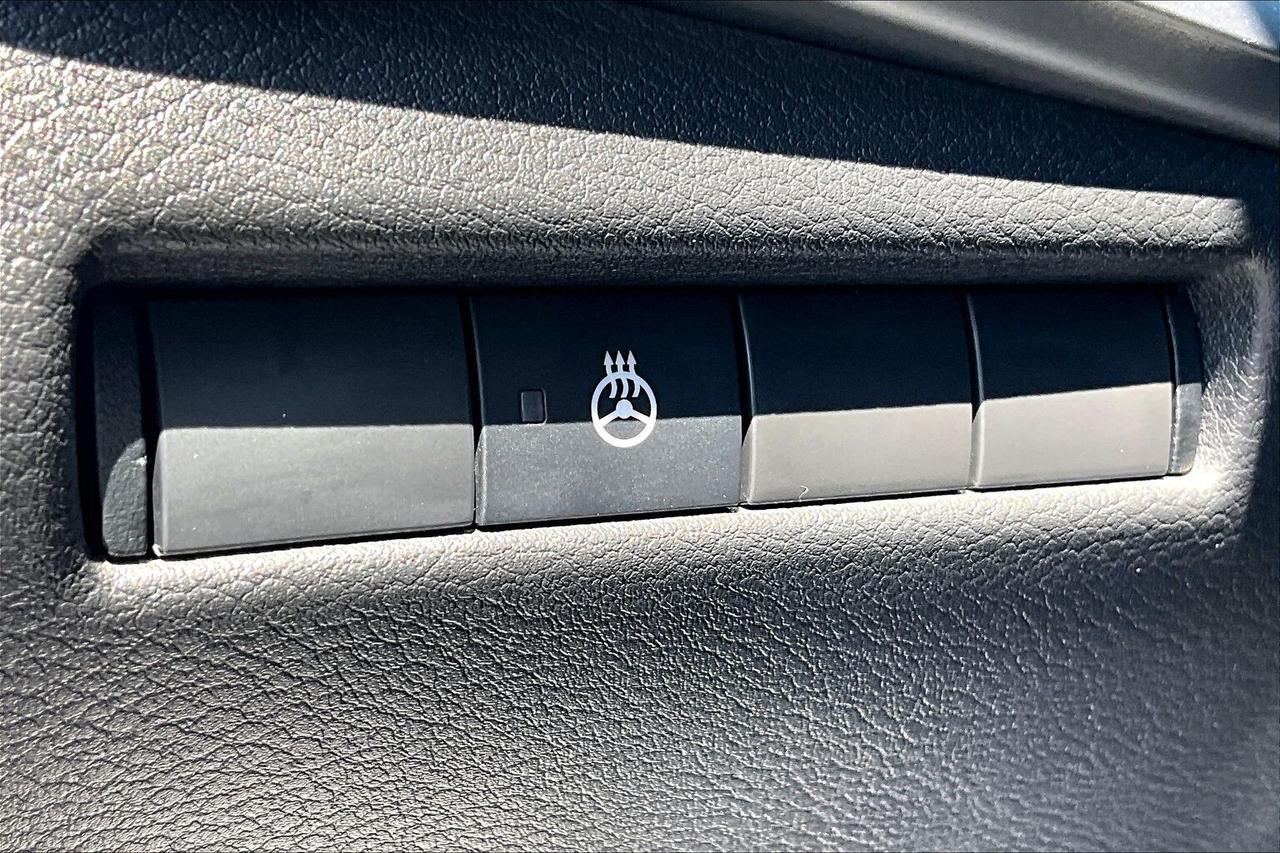 2026 Nissan Kicks SV | Heated Seats | Adaptive Cruise/BlindSpot| AWD Photo