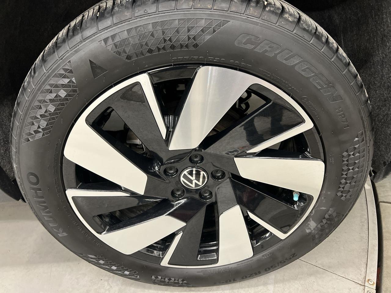 2024 Volkswagen Atlas Cross Sport HIGHLINE AWD | LOW KMS! | HTD LEATHER | PANO ROOF Photo