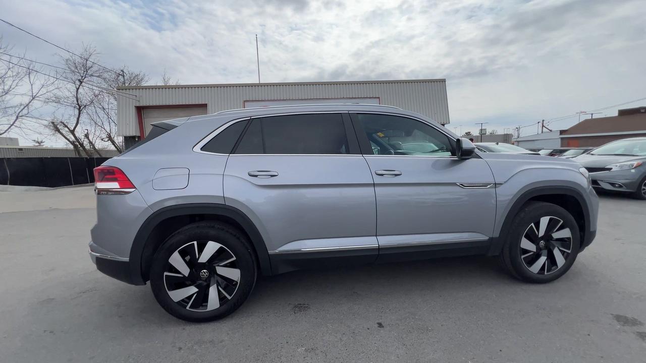 2024 Volkswagen Atlas Cross Sport HIGHLINE AWD | LOW KMS! | HTD LEATHER | PANO ROOF Photo