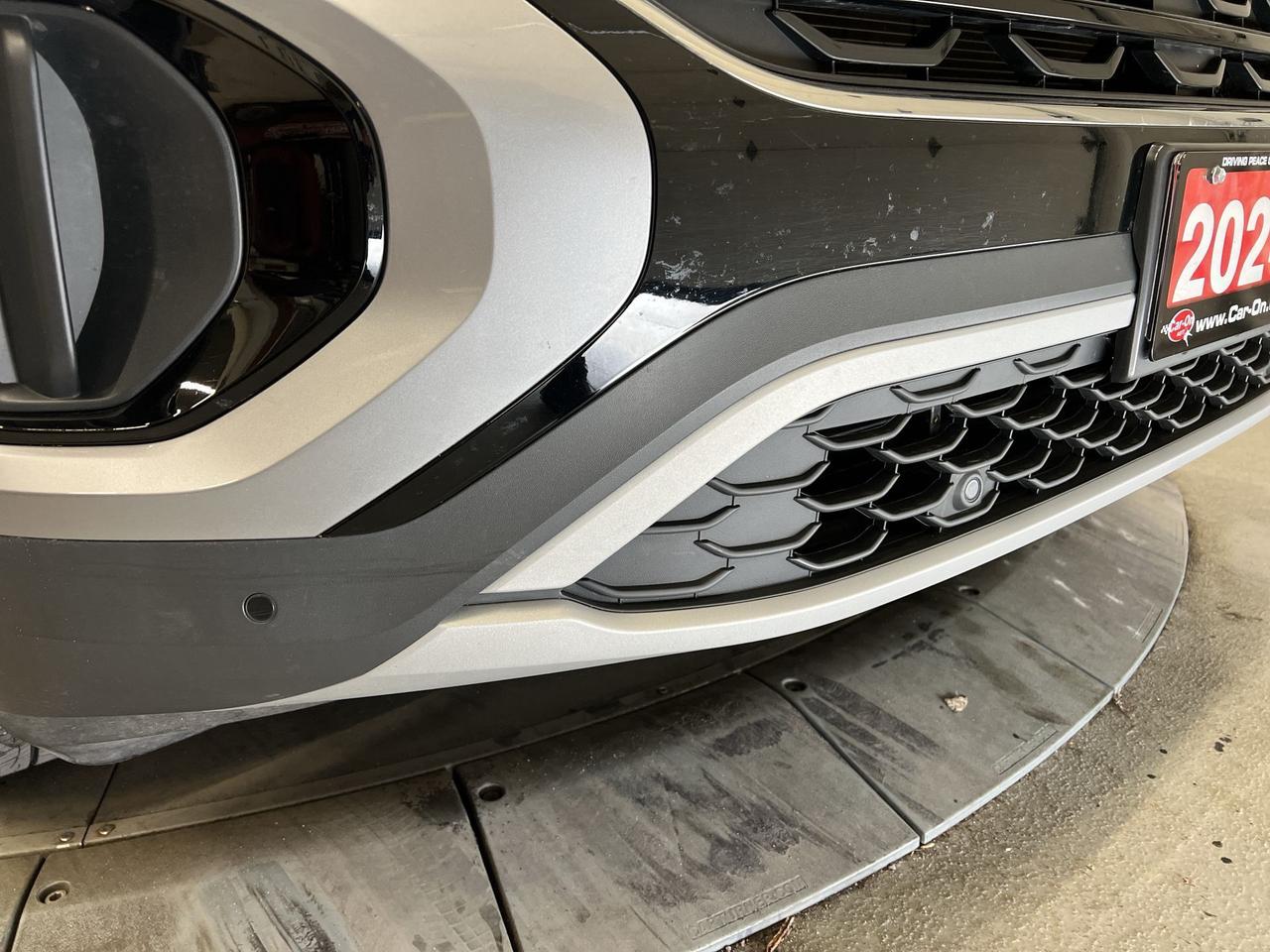 2024 Volkswagen Atlas Cross Sport HIGHLINE AWD | LOW KMS! | HTD LEATHER | PANO ROOF Photo