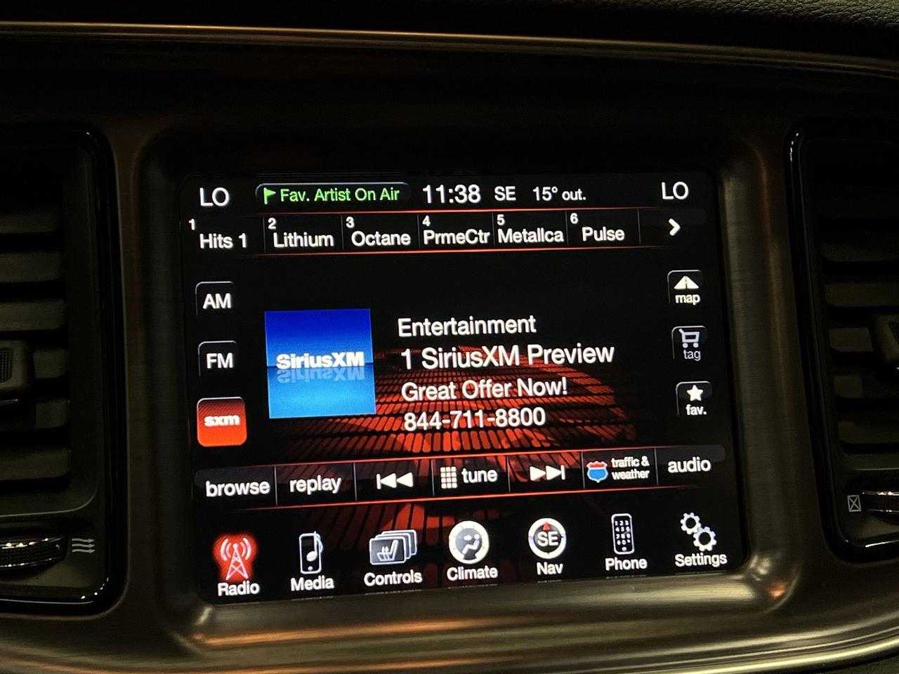 2015 Dodge Challenger SXT | 305HP V6 | HTD SEATS | REMOTE START | NAV Photo