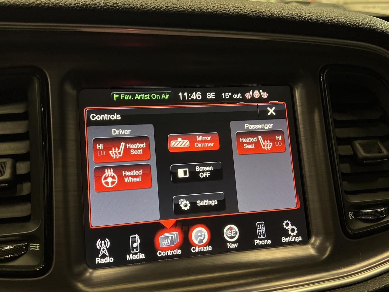 2015 Dodge Challenger SXT | 305HP V6 | HTD SEATS | REMOTE START | NAV Photo