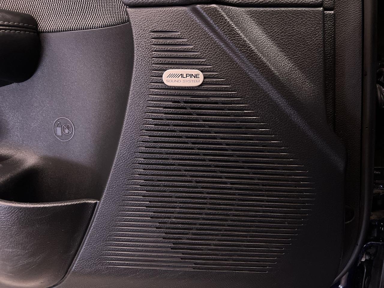 2015 Dodge Challenger SXT | 305HP V6 | HTD SEATS | REMOTE START | NAV Photo