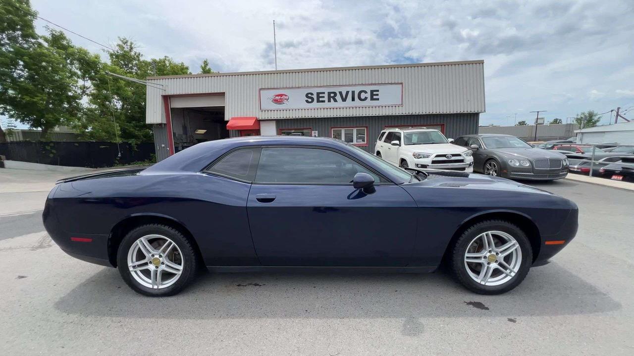 2015 Dodge Challenger SXT | 305HP V6 | HTD SEATS | REMOTE START | NAV Photo