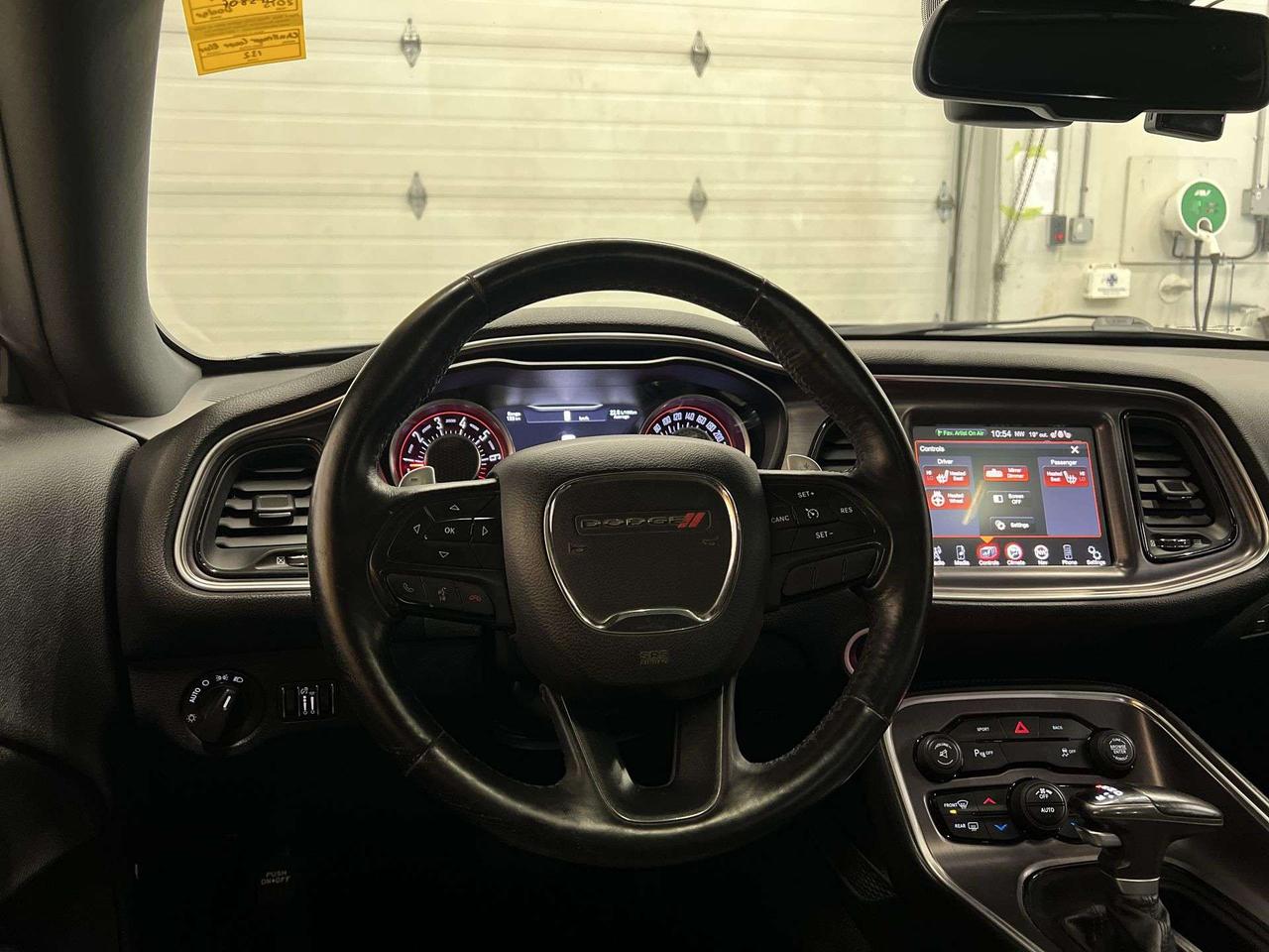 2015 Dodge Challenger SXT | 305HP V6 | HTD SEATS | REMOTE START | NAV Photo