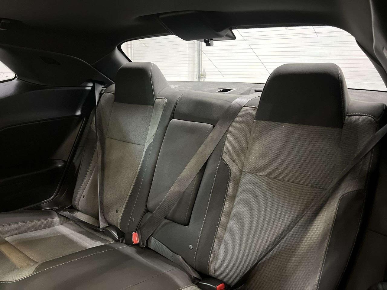 2015 Dodge Challenger SXT | 305HP V6 | HTD SEATS | REMOTE START | NAV Photo