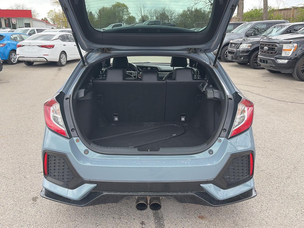 2018 Honda Civic Hatchback SPORT TOURING, REMOTE START, SUNROOF, LEATHER! Photo