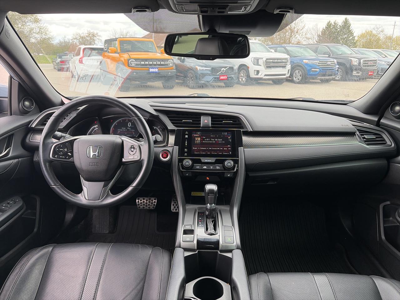 2018 Honda Civic Hatchback SPORT TOURING, REMOTE START, SUNROOF, LEATHER! Photo