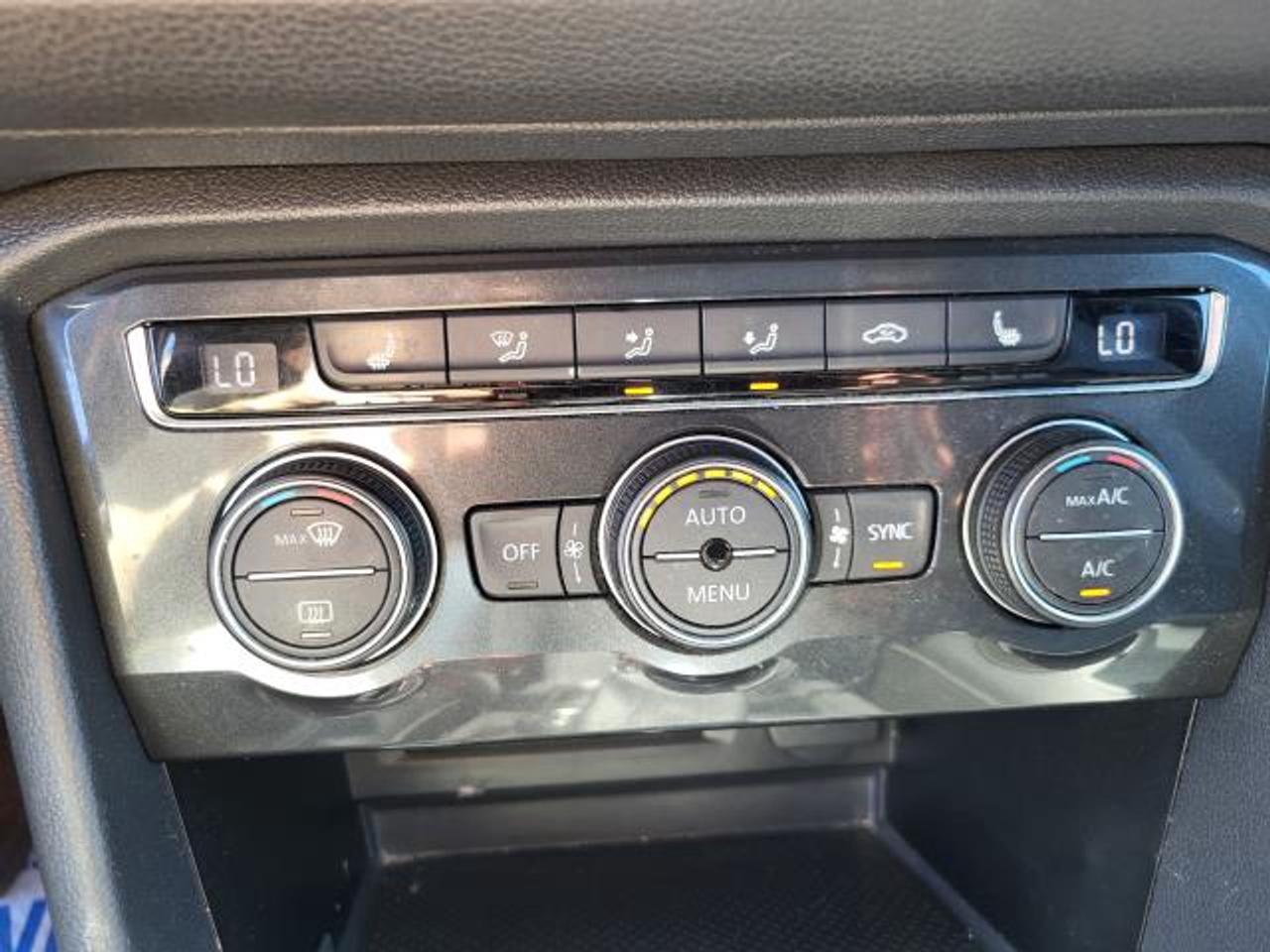 2018 Volkswagen Tiguan RLINE 7 PASSENGER Photo