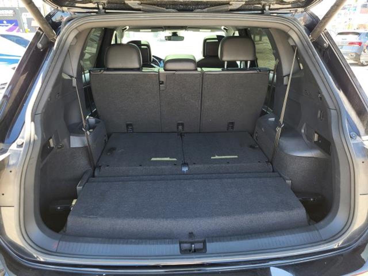 2018 Volkswagen Tiguan RLINE 7 PASSENGER Photo