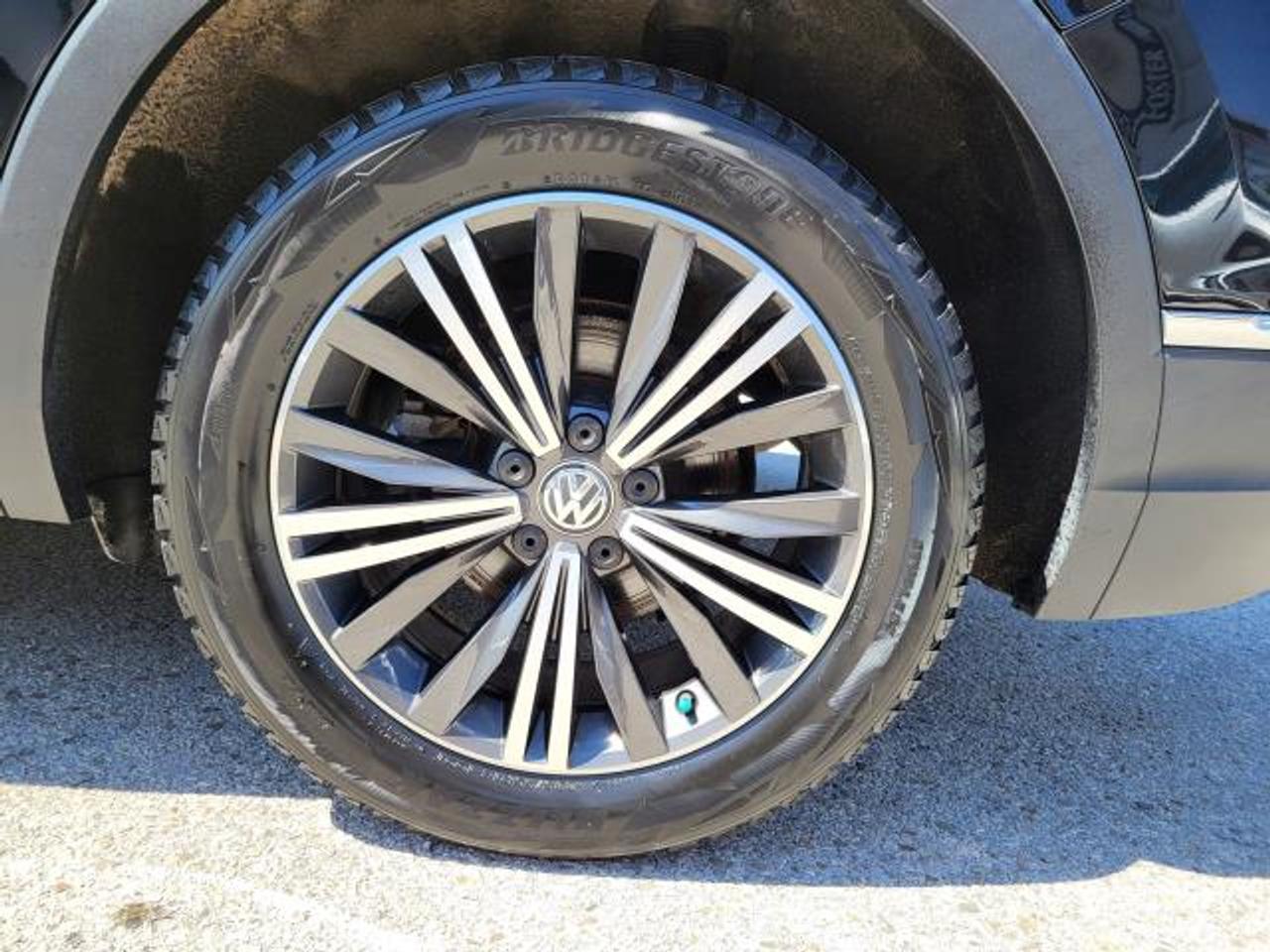 2018 Volkswagen Tiguan Highline Photo2