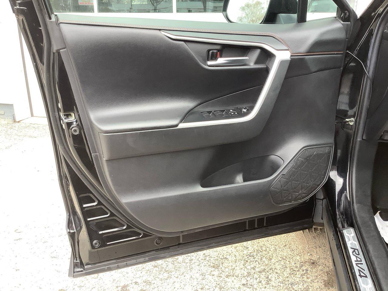 2020 Toyota RAV4 TRAIL Photo