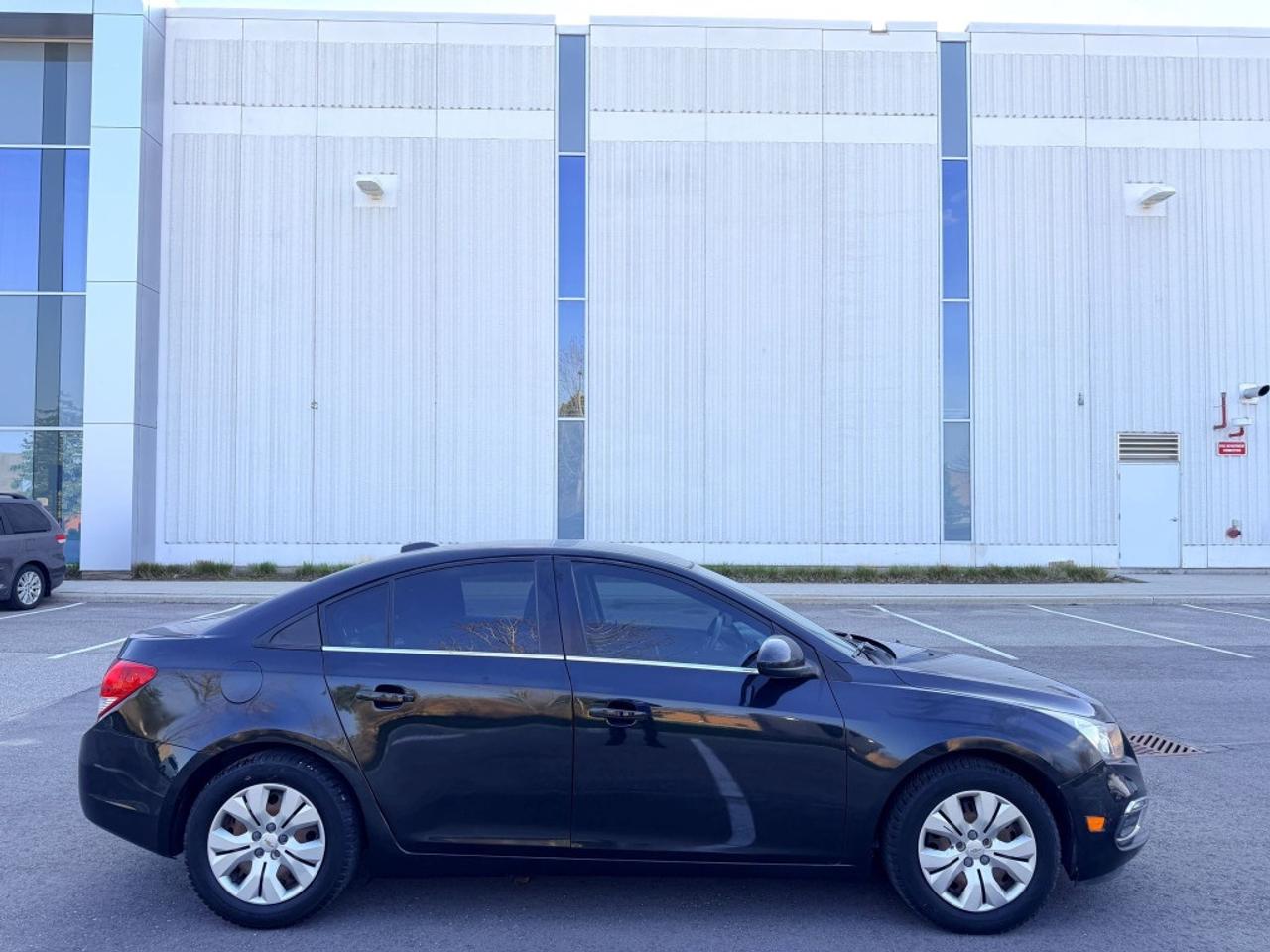 2015 Chevrolet Cruze 4dr Sedan 1LT Photo