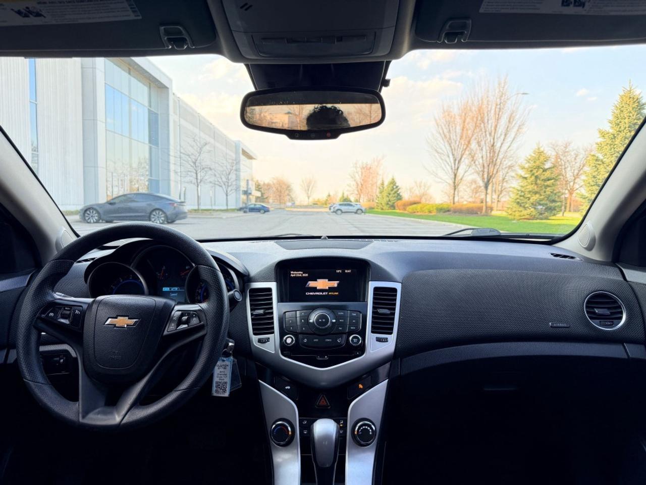 2015 Chevrolet Cruze 4dr Sedan 1LT Photo