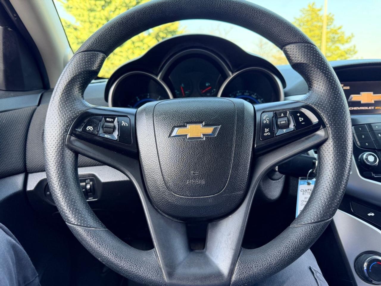 2015 Chevrolet Cruze 4dr Sedan 1LT Photo