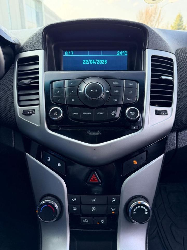 2014 Chevrolet Cruze 1LT Auto 4dr Sedan Automatic Photo