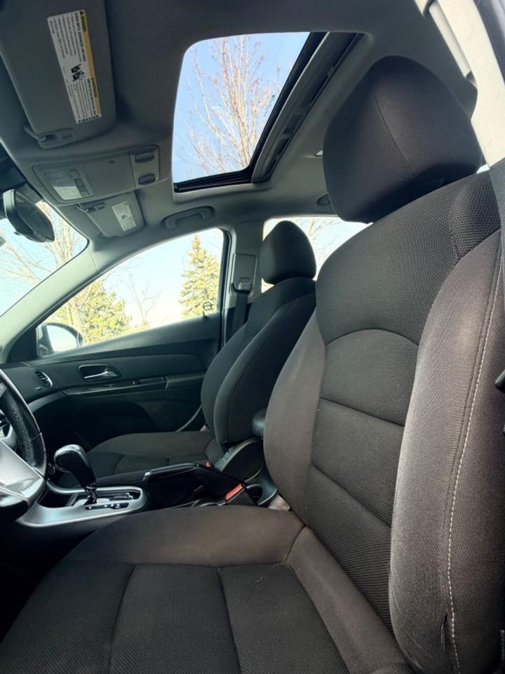 2015 Chevrolet Cruze 4dr Sedan 1LT Photo