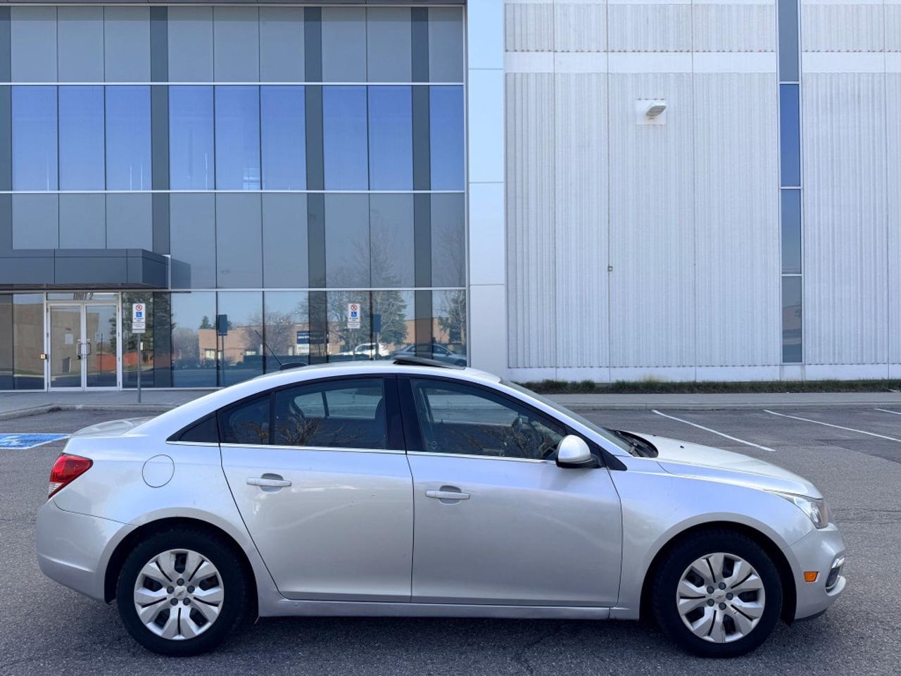 2015 Chevrolet Cruze 4dr Sedan 1LT Photo