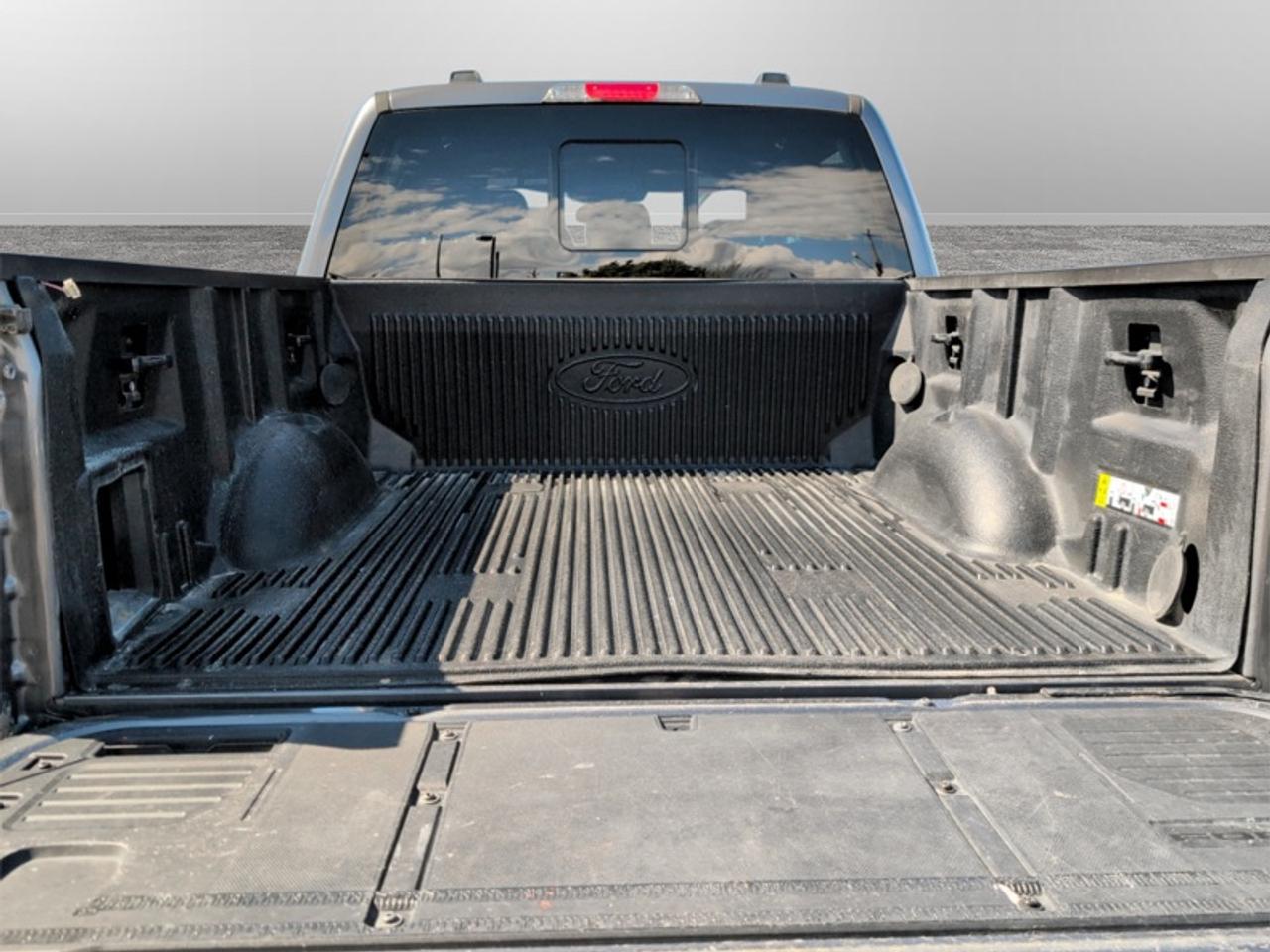 2022 Ford F-150 Lariat  **CLEAN CARFAX** Photo