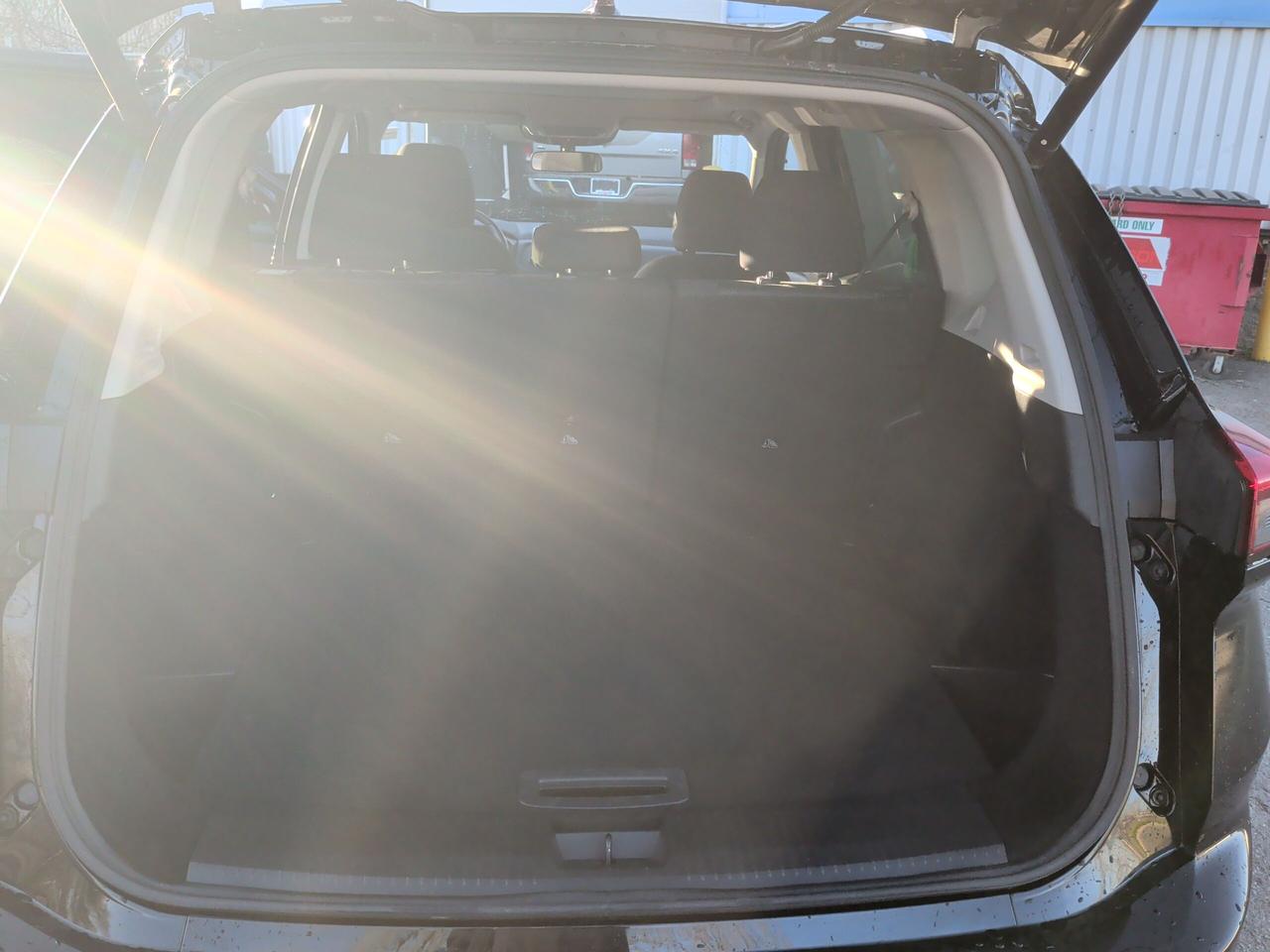 2024 Nissan Rogue SV MOONROOF Photo