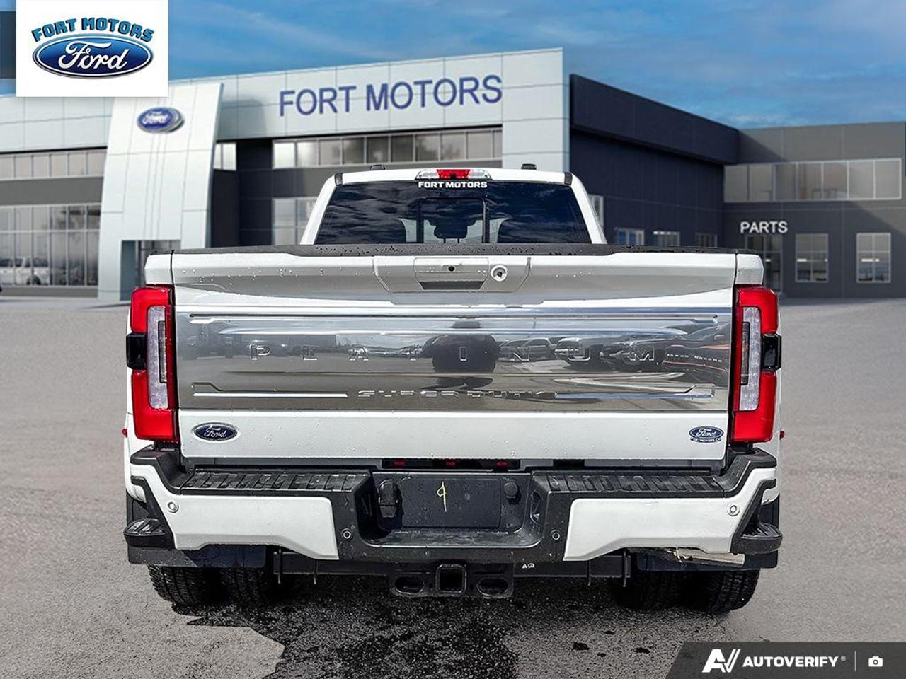 2026 Ford F-350 Super Duty DRW Platinum Photo4