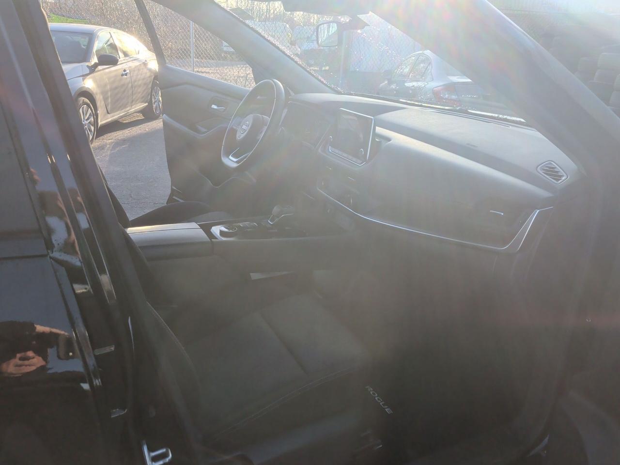 2024 Nissan Rogue SV MOONROOF