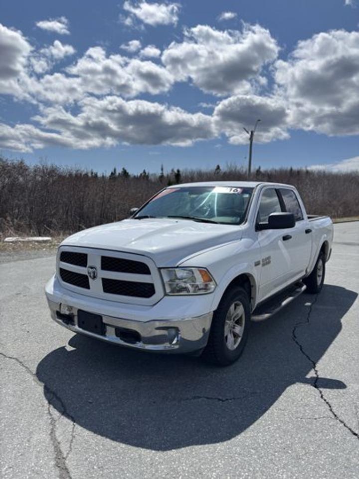 4WD Crew Cab 140.5 Outdoorsman, 8-Speed Automatic w/OD, Regular Unleaded V-8 5.7 L/345