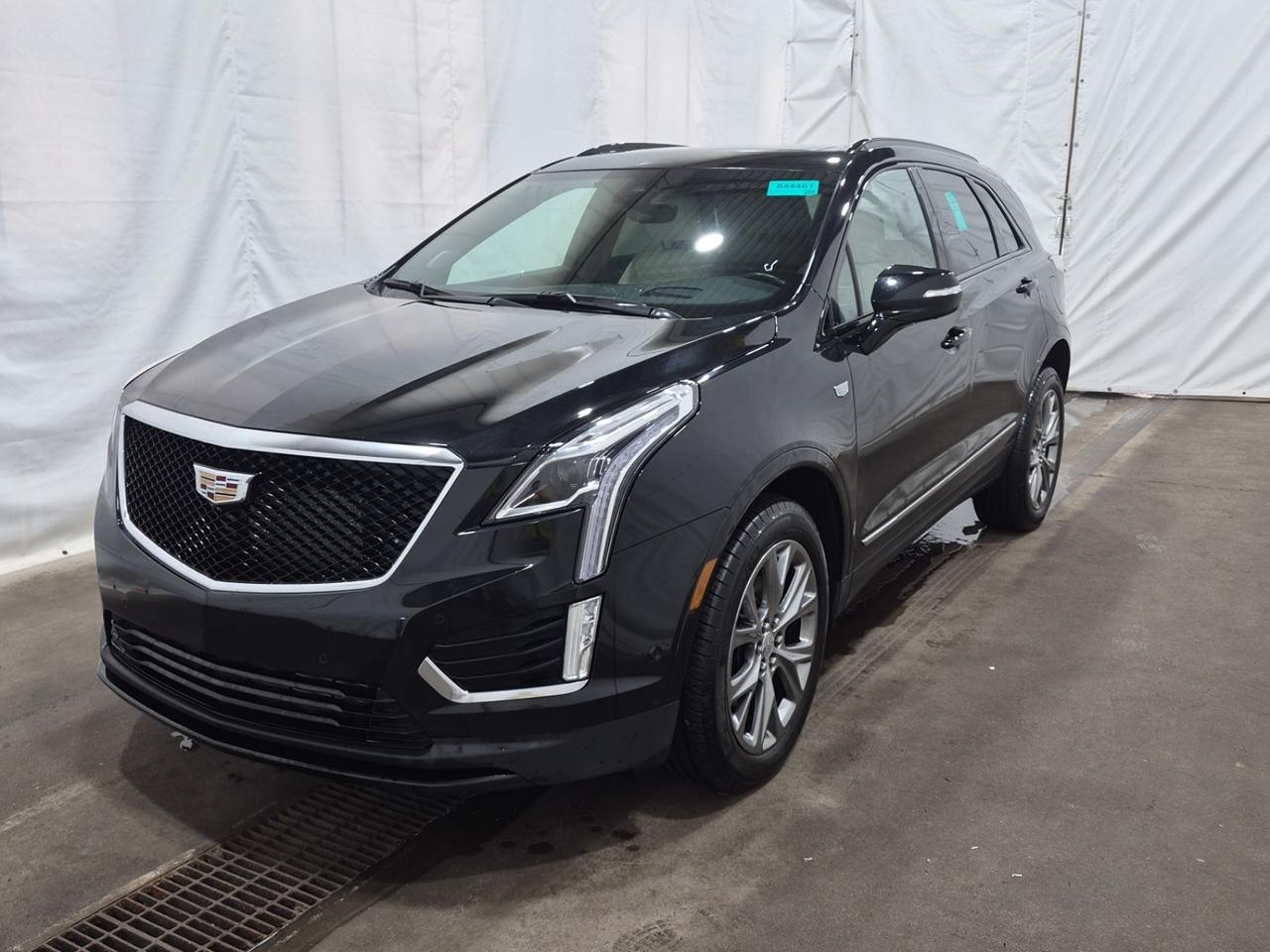 2021 Cadillac XT5 AWD Sport LOADED! HUD, BOSE, CAMERA MIRROR! - Photo #2