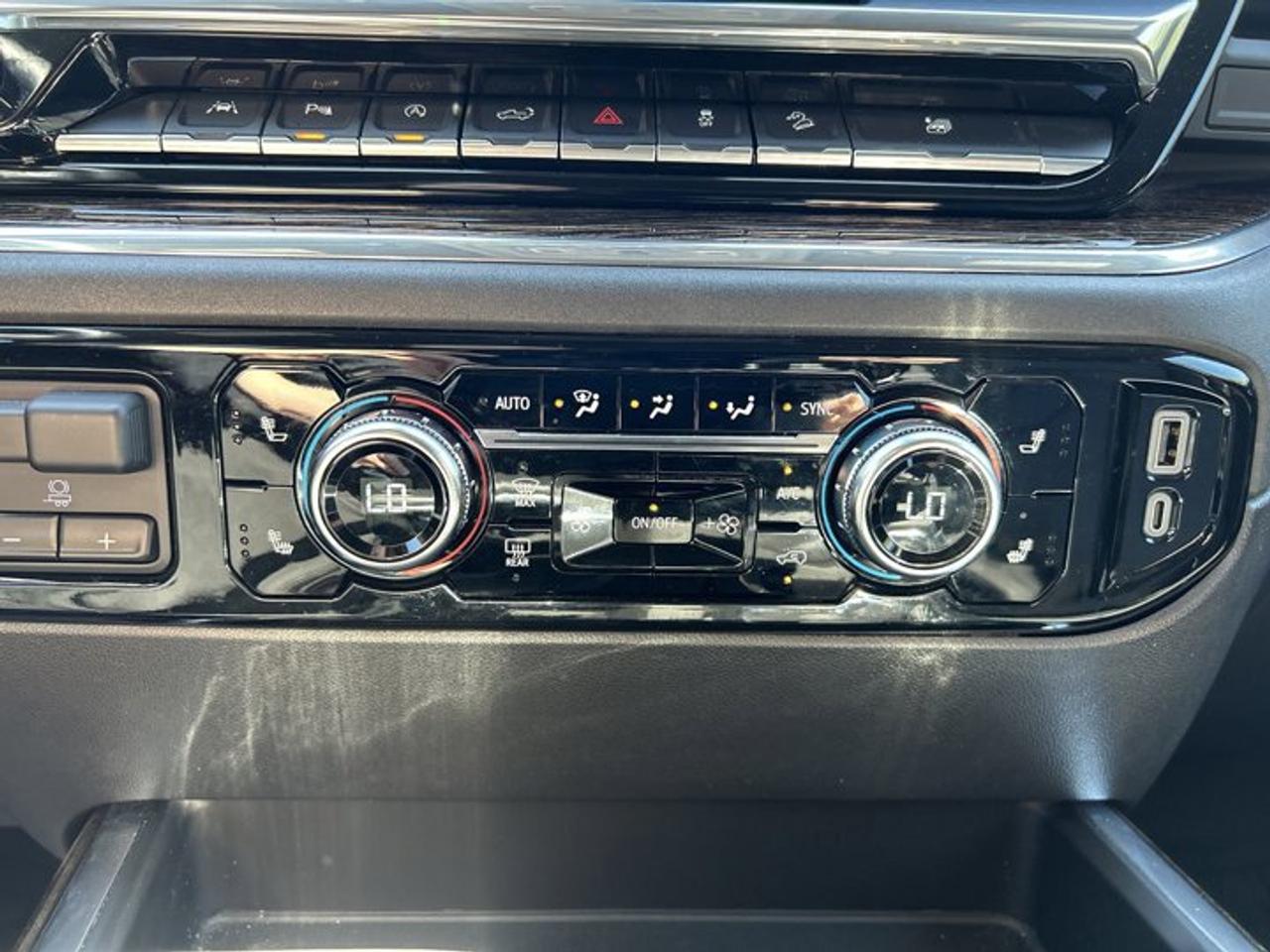 2024 GMC Sierra 1500 Elevation Crew Cab Standard Box 4WD | No Accidents | Leather Seats | 360 Camera Photo