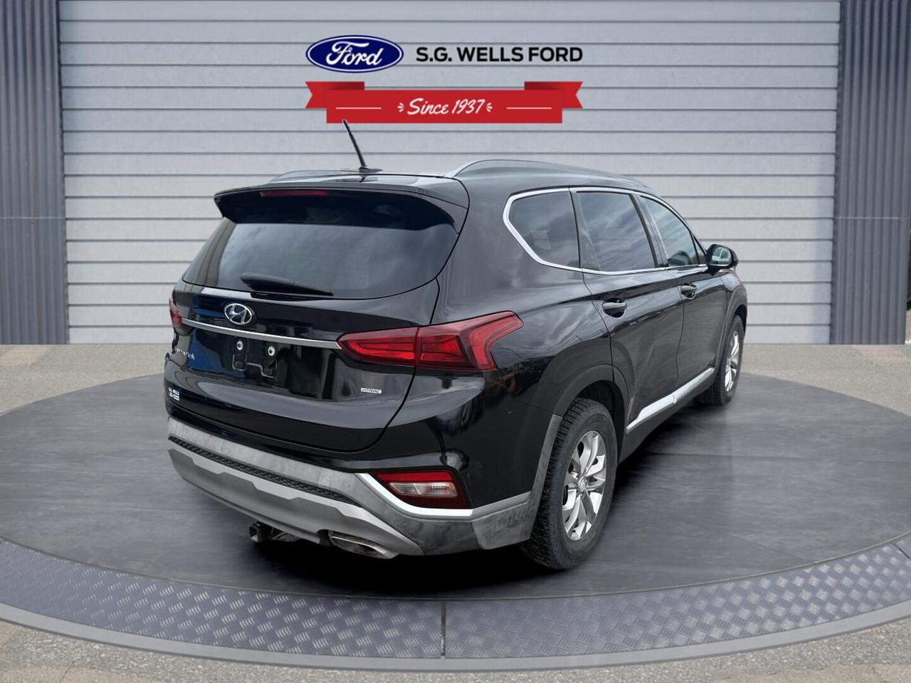 2020 Hyundai Santa Fe SE Photo