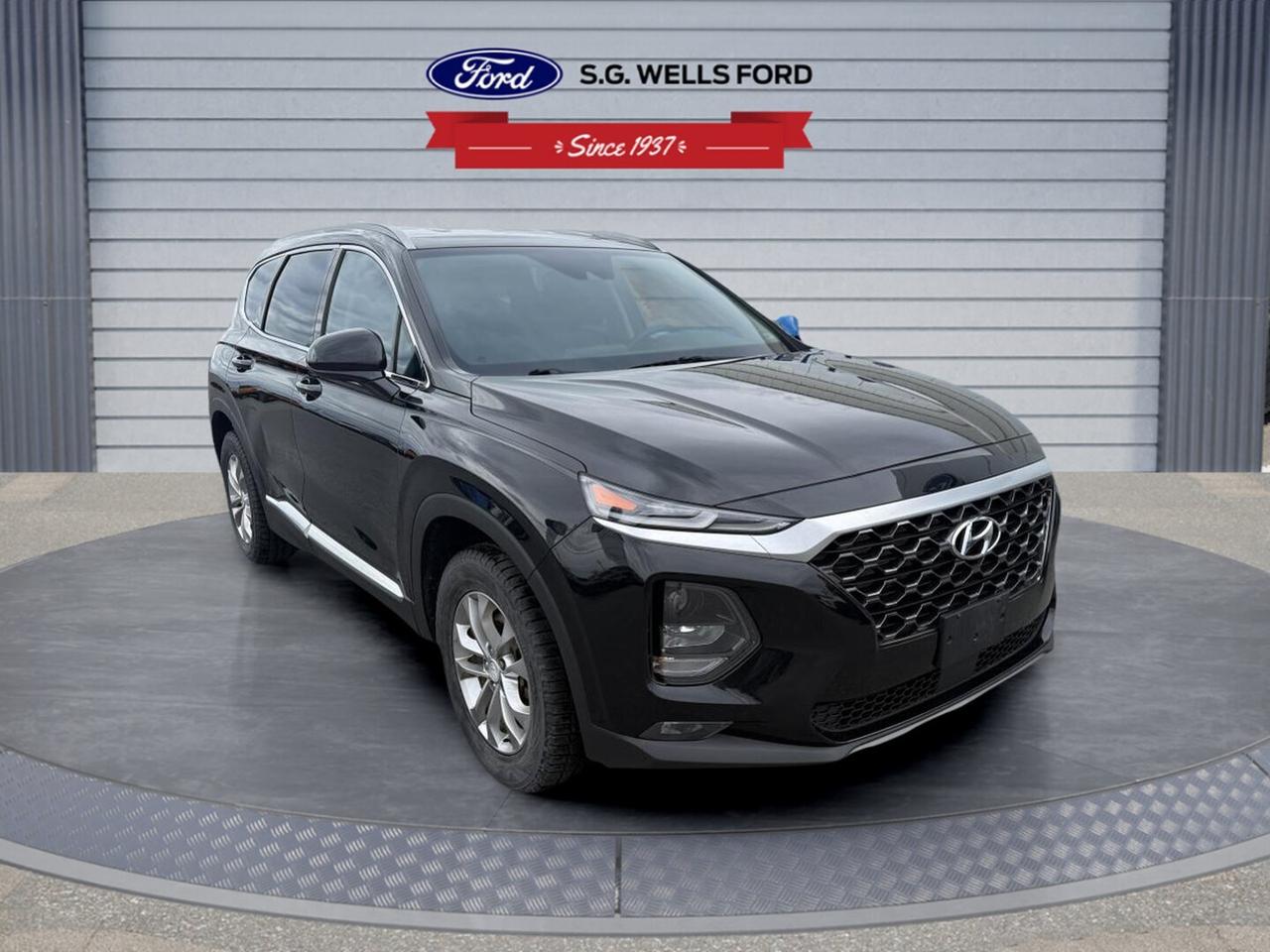 2020 Hyundai Santa Fe SE Photo2