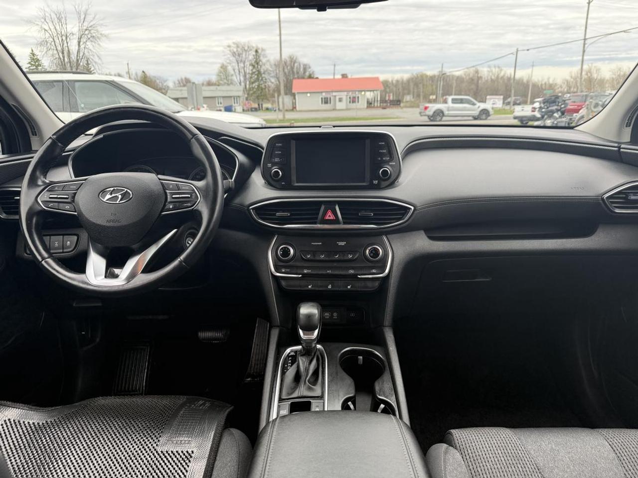 2020 Hyundai Santa Fe SE Photo