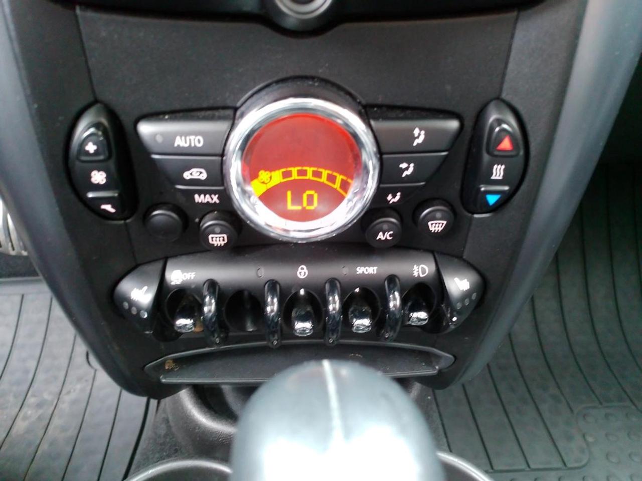 2015 MINI Cooper C ALL4 4dr S Photo