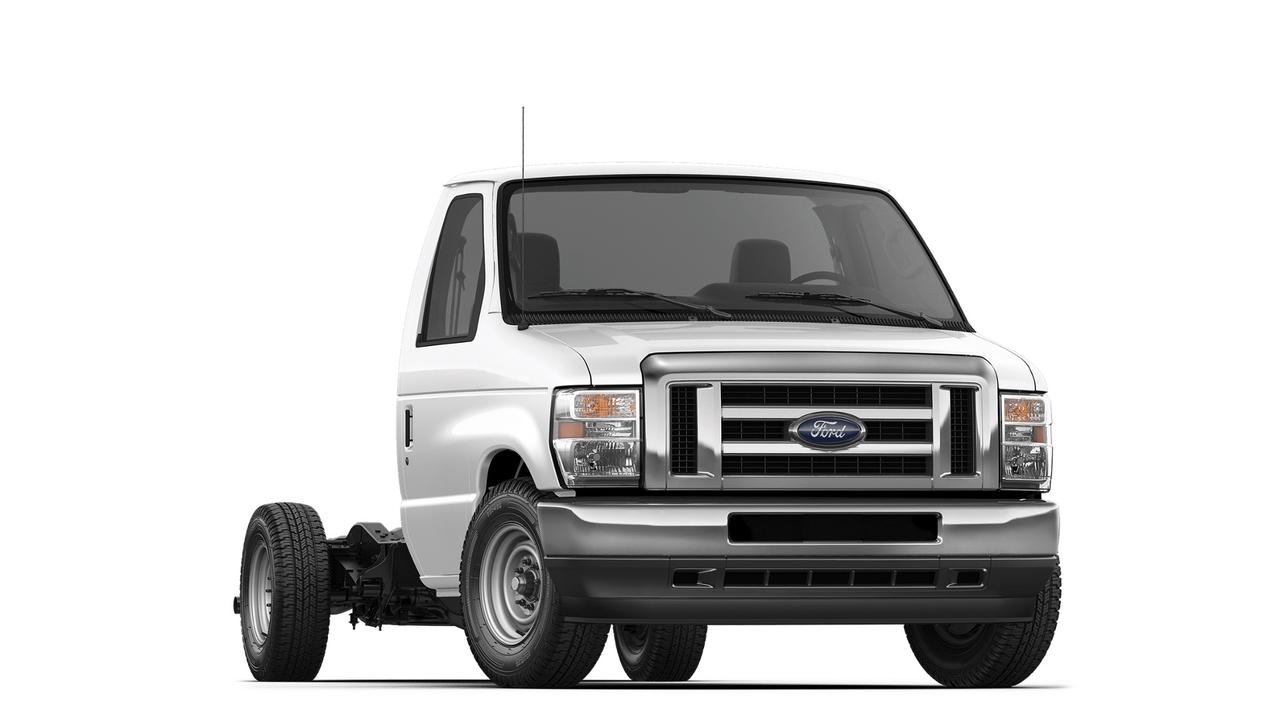 2027 Ford E-Series Cutaway  Photo0