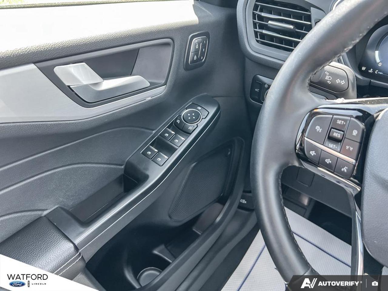 2025 Ford Escape Platinum AWD Photo
