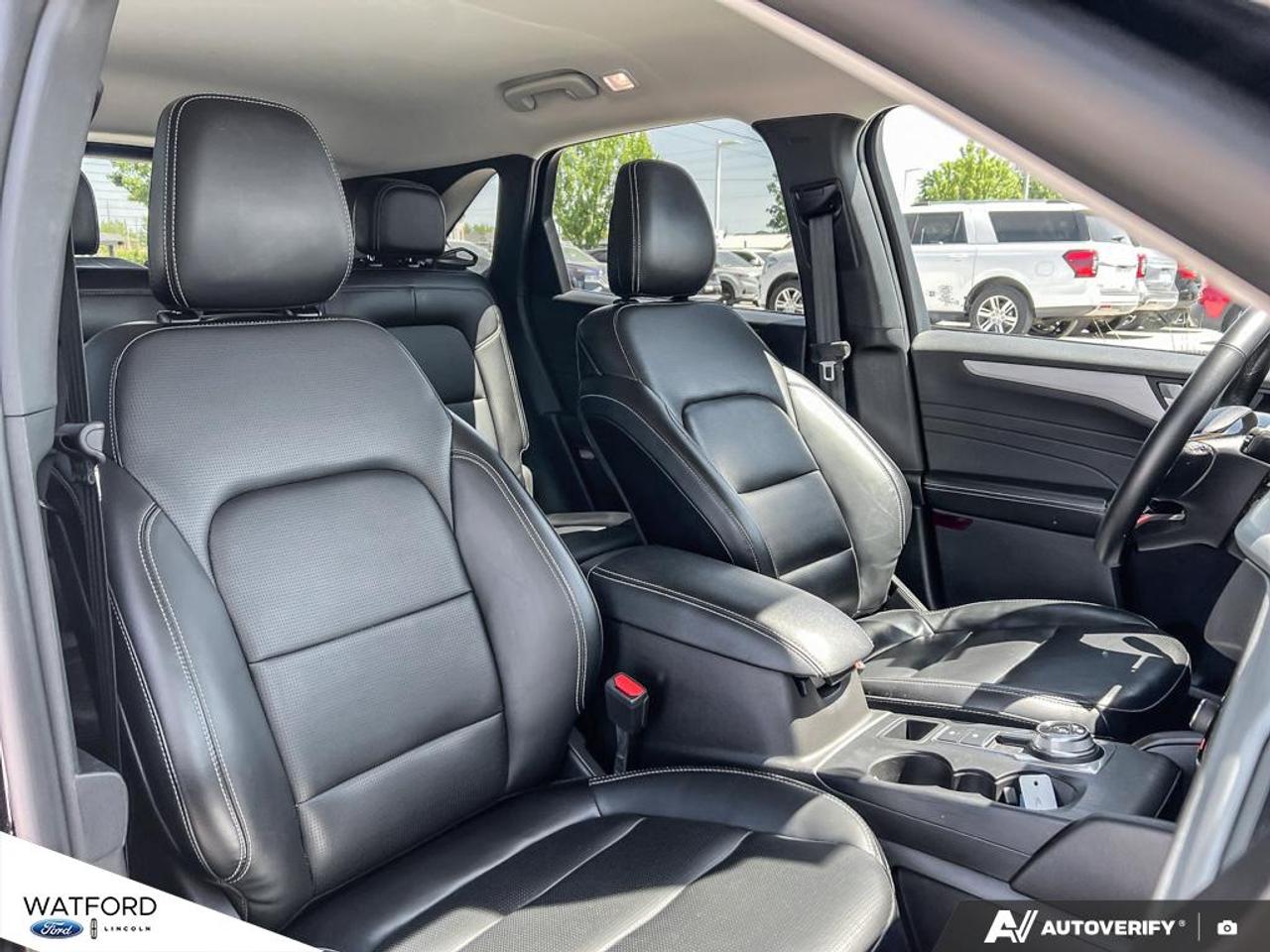 2025 Ford Escape Platinum AWD Photo