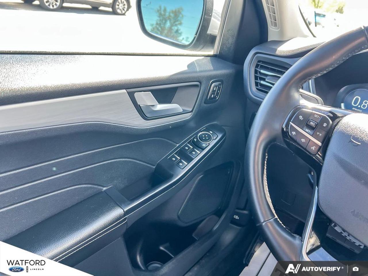 2025 Ford Escape Platinum AWD Photo