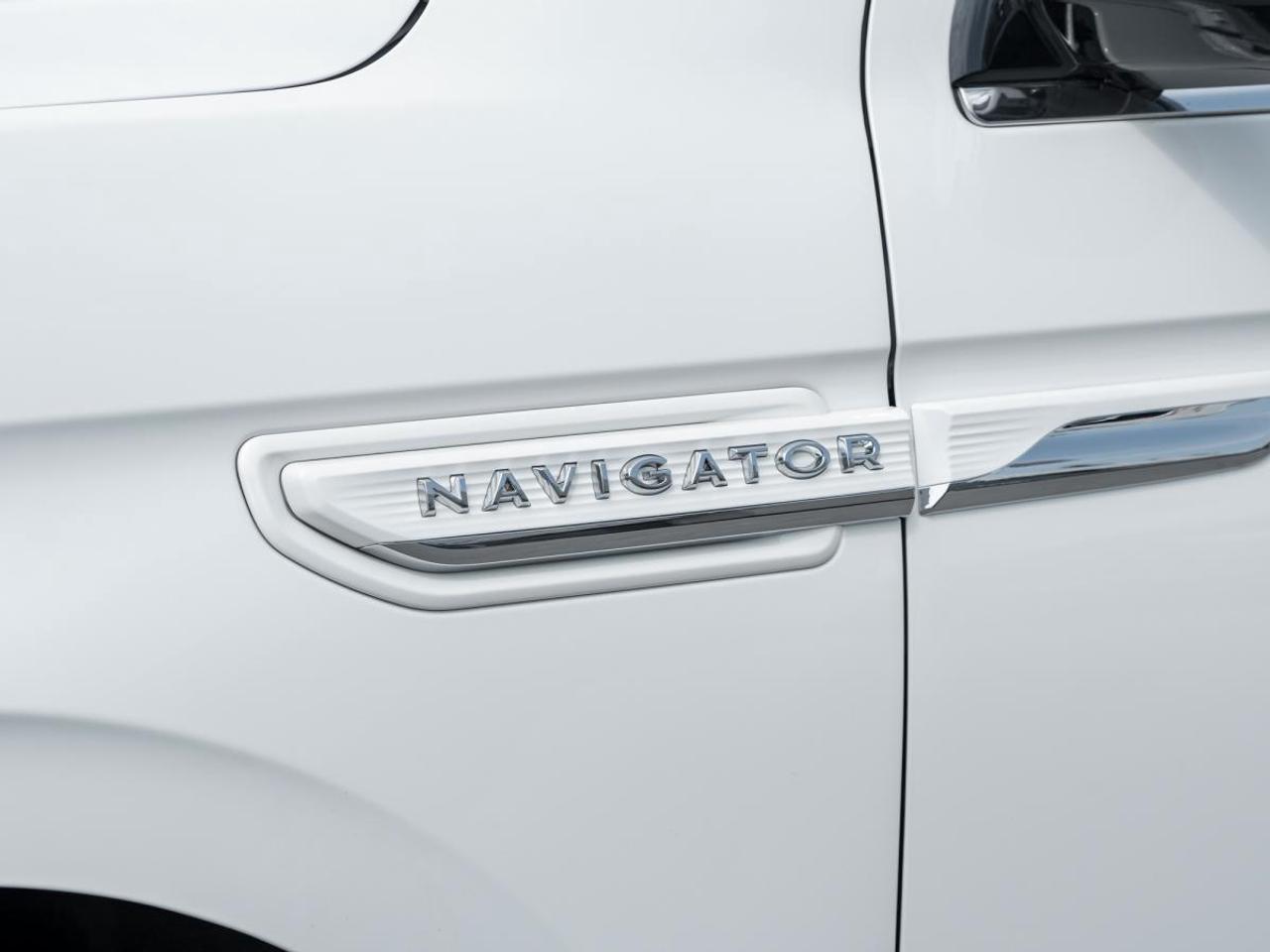 2023 Lincoln Navigator Reserve Photo3