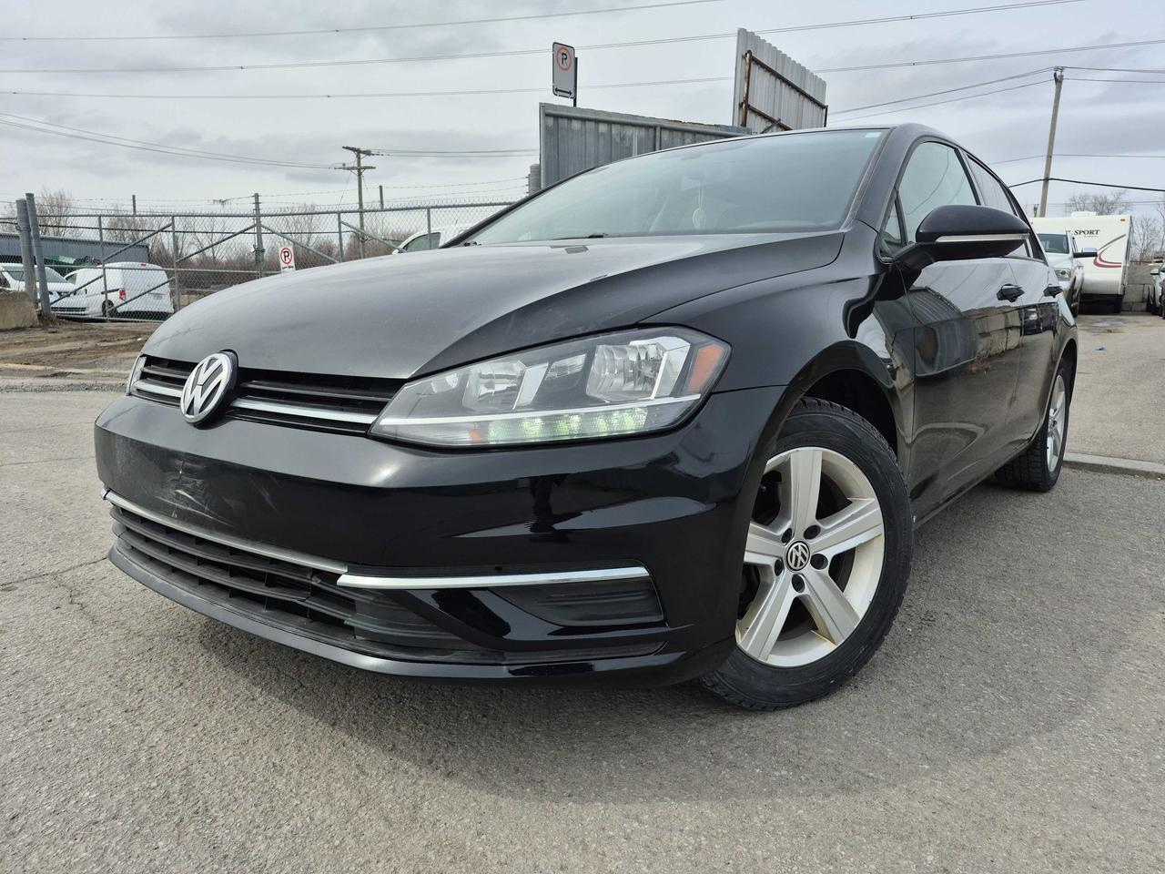2021 Volkswagen Golf Comfortline - 6SPD!! NAV, HEATED SEATS, B/U CAM! - Photo #3